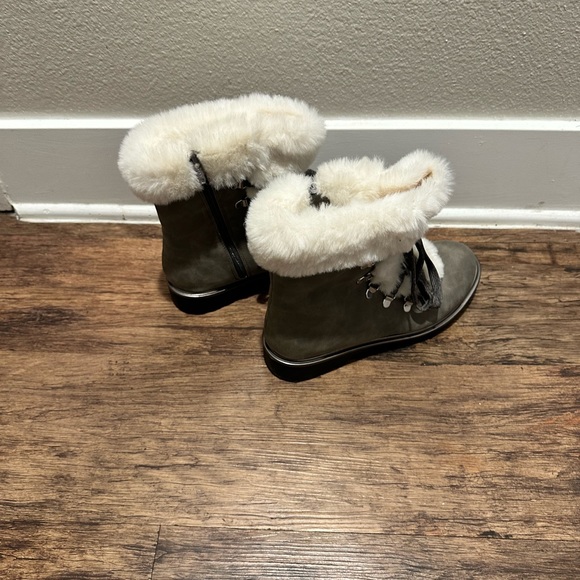 Fur Boots - Picture 4 of 4